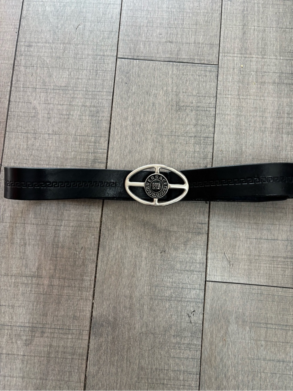 Authentic Vintage Versace V2 Greca Silver Plated Border Black Leather Size 32